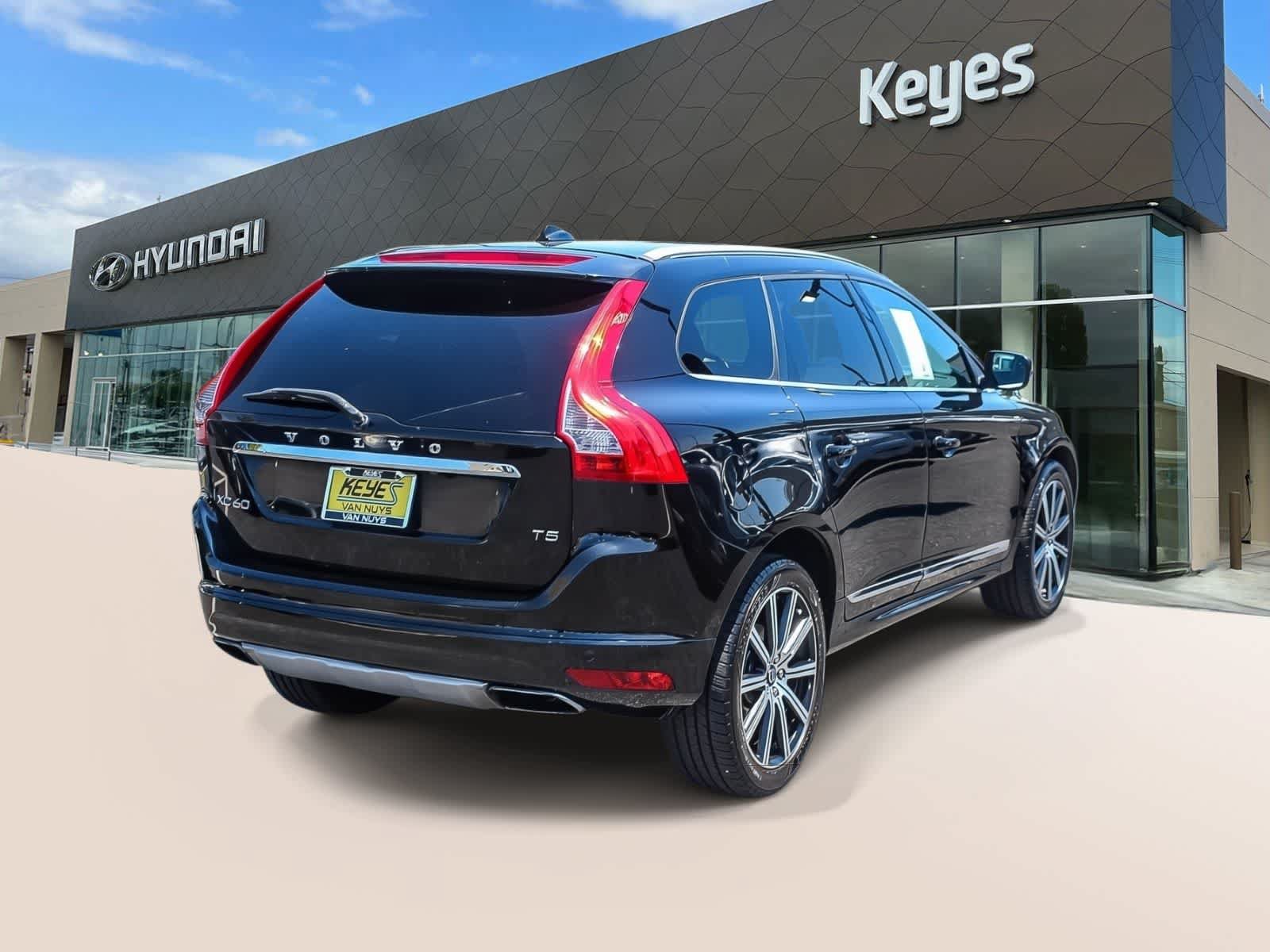 Used 2016 Volvo XC60 T5 Premier w/ Proximity Package FWD image 4