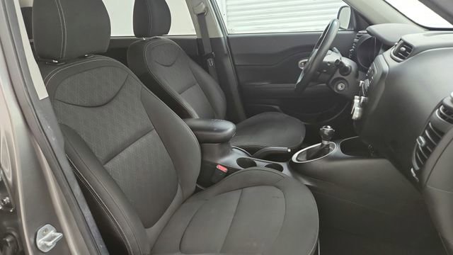 Used 2016 Kia Soul image 19