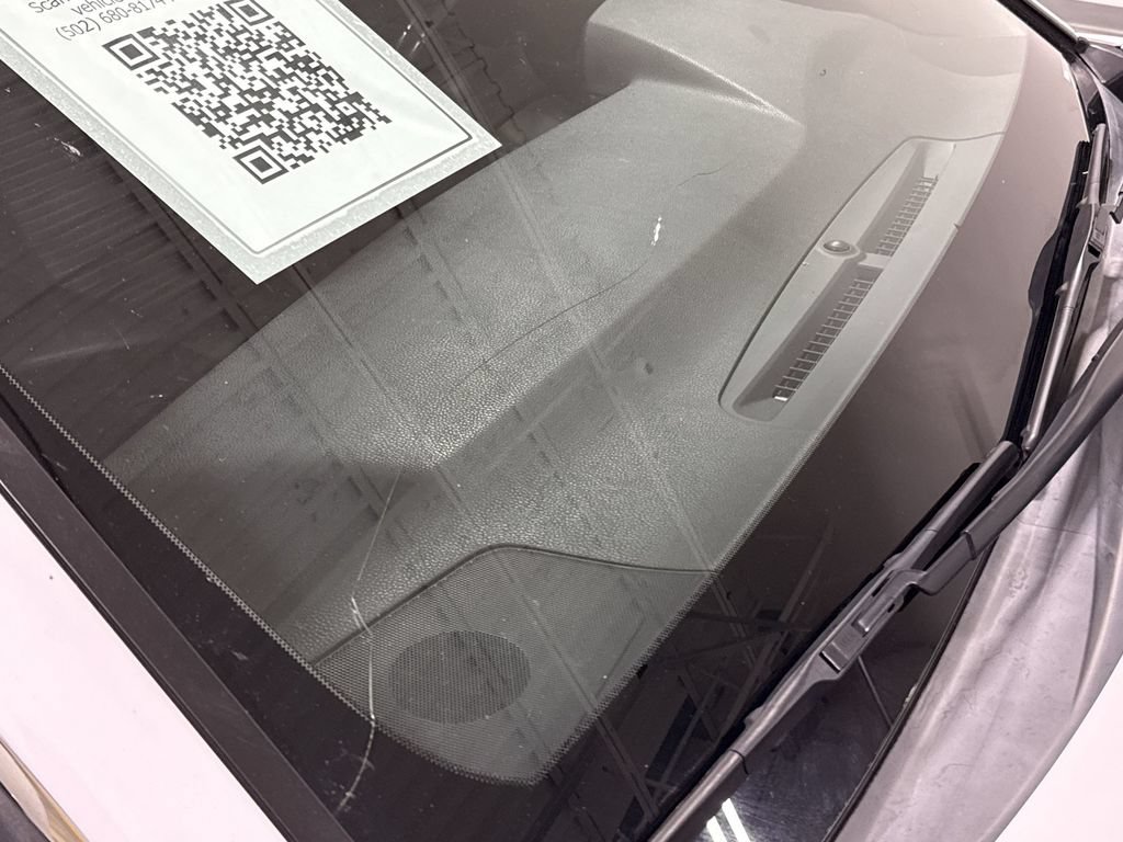 Used 2019 Toyota Camry SE w/ Convenience Package FWD image 29