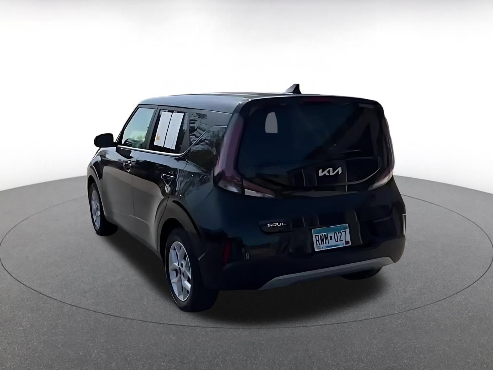 Used 2025 Kia Soul LX w/ LX Technology Package FWD image 14