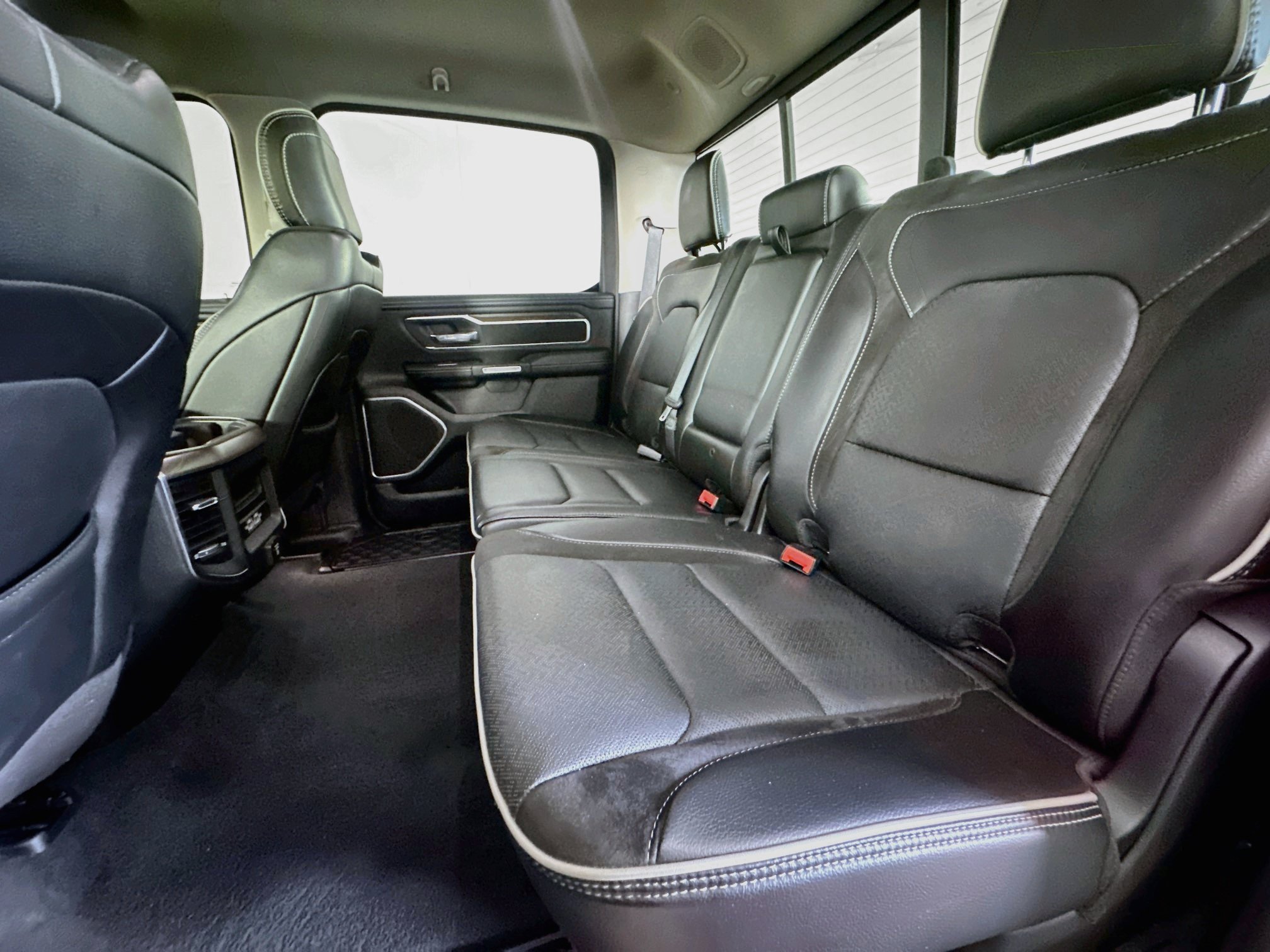 Used 2022 RAM 1500 Laramie AWD/4WD image 25