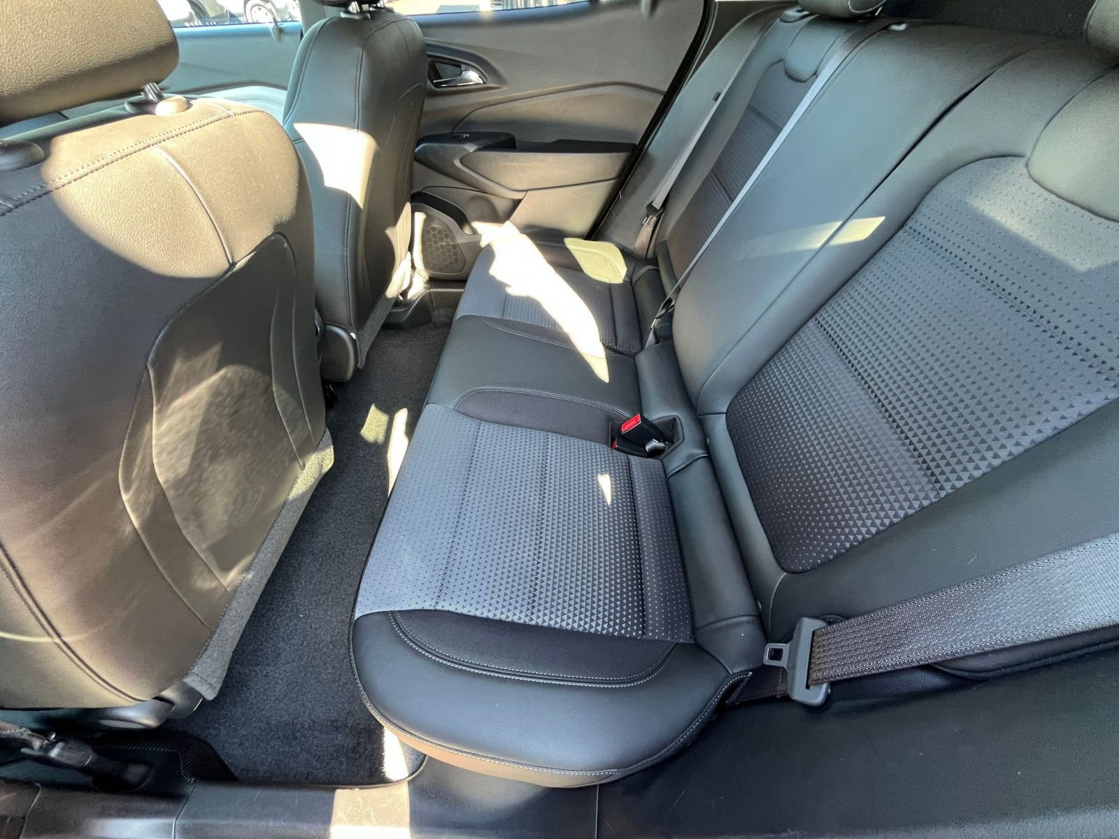 Used 2025 Chevrolet Trax LT image 27