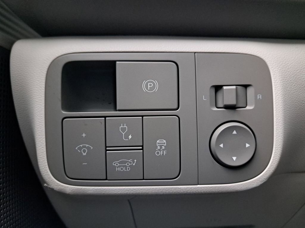 New 2025 Hyundai Ioniq 6 SEL AWD/4WD image 26