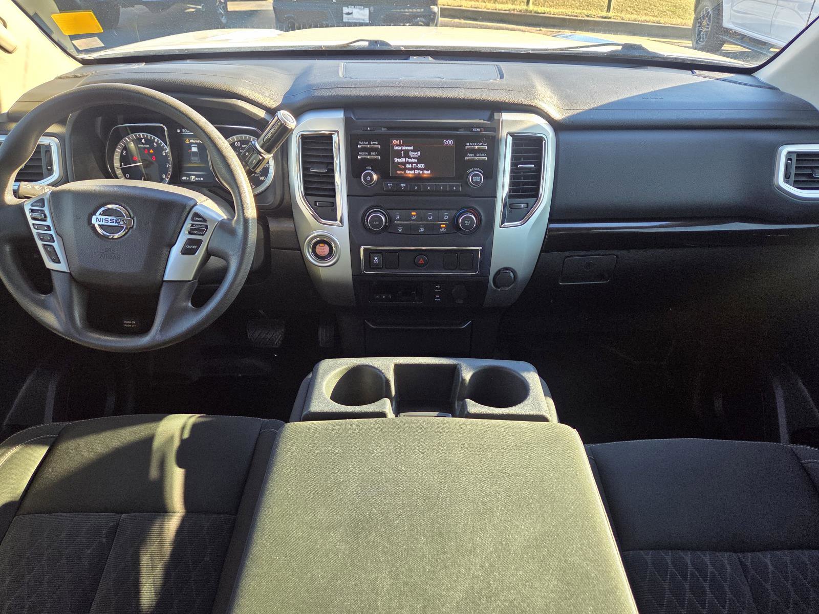 Used 2017 Nissan Titan SV image 14