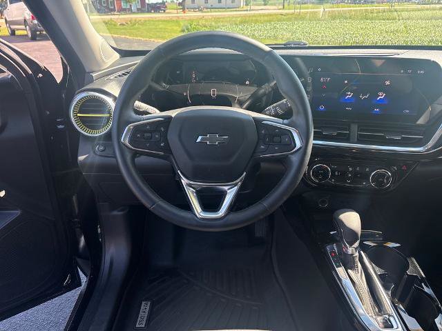 Used 2024 Chevrolet Trax ACTIV w/ Sunroof Package FWD image 21