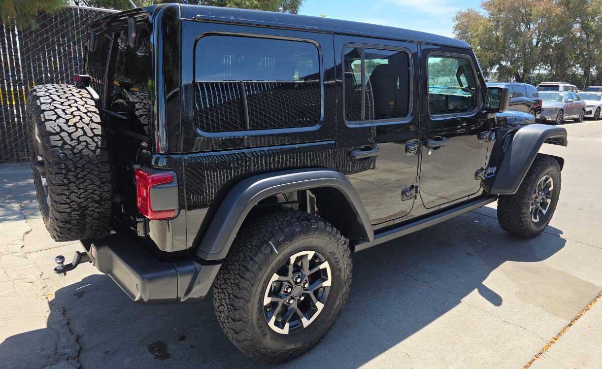 Used 2024 Jeep Wrangler Unlimited Rubicon 4xe w/ Safety Group AWD/4WD image 4