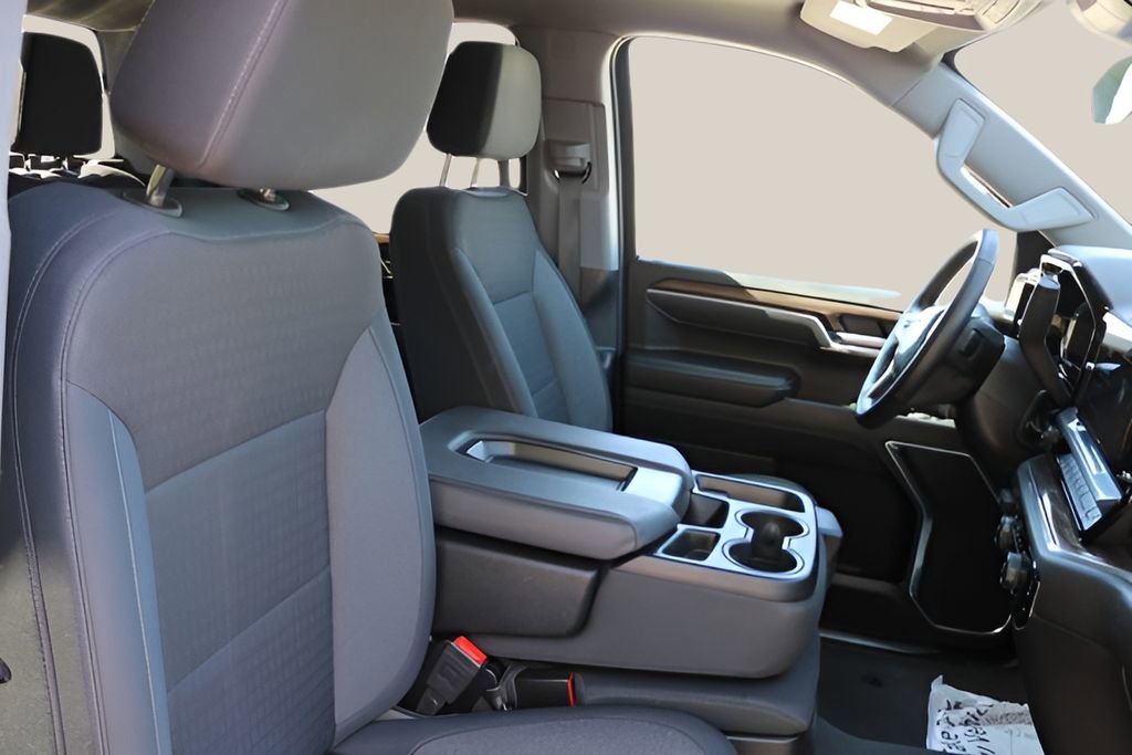 Used 2025 Chevrolet Silverado 1500 LT image 17