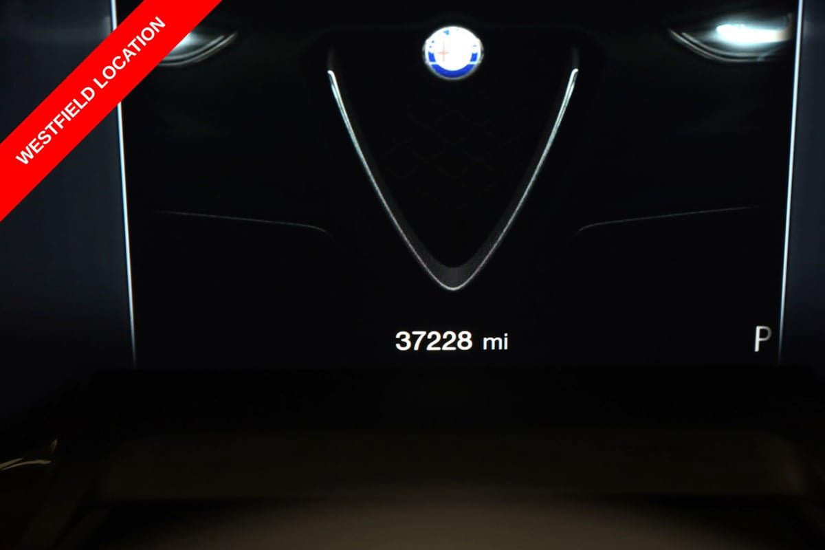 Used 2024 Alfa Romeo Stelvio Ti AWD/4WD image 38