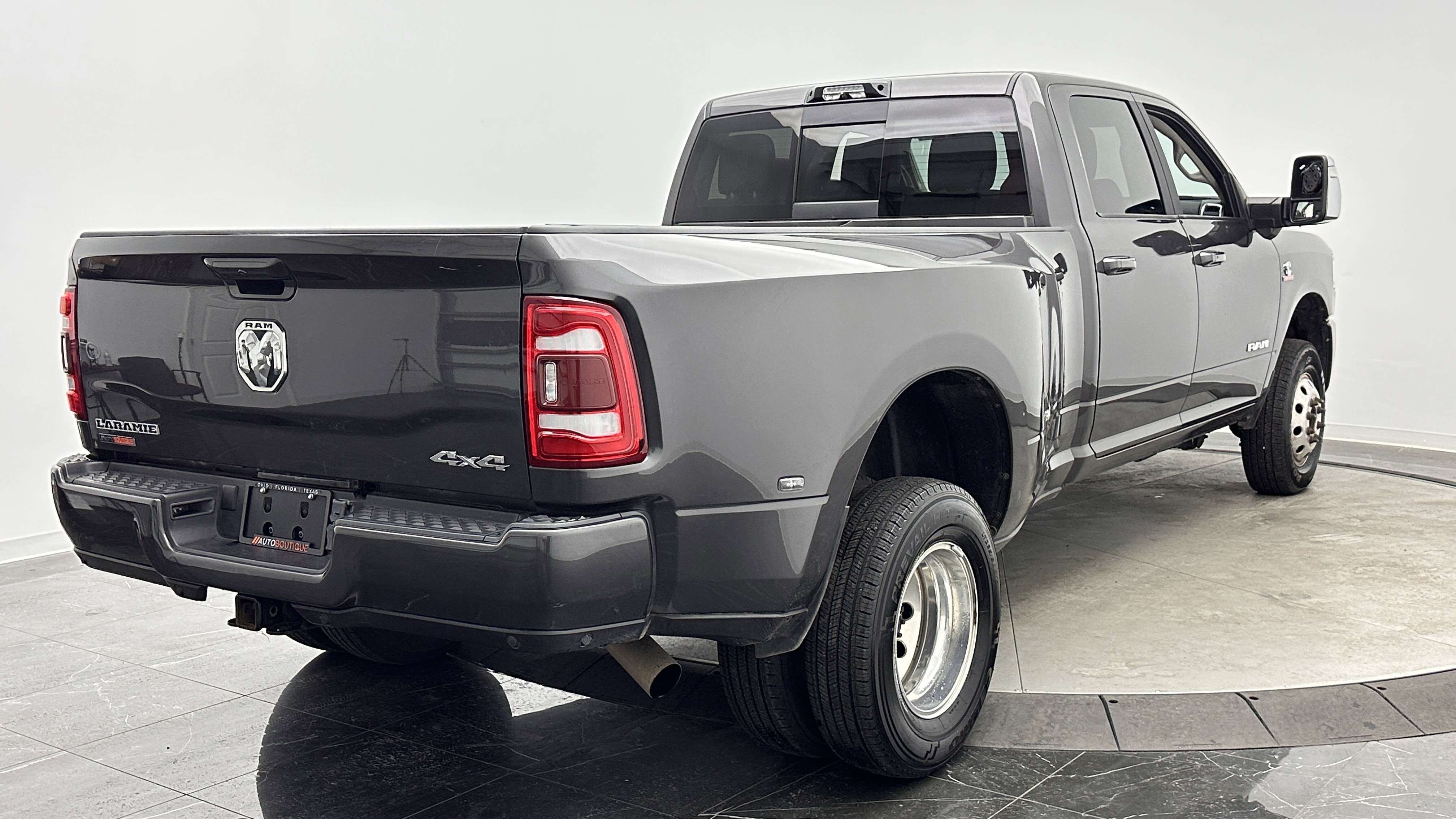 Used 2024 RAM 3500 Laramie w/ Towing Technology Group image 8