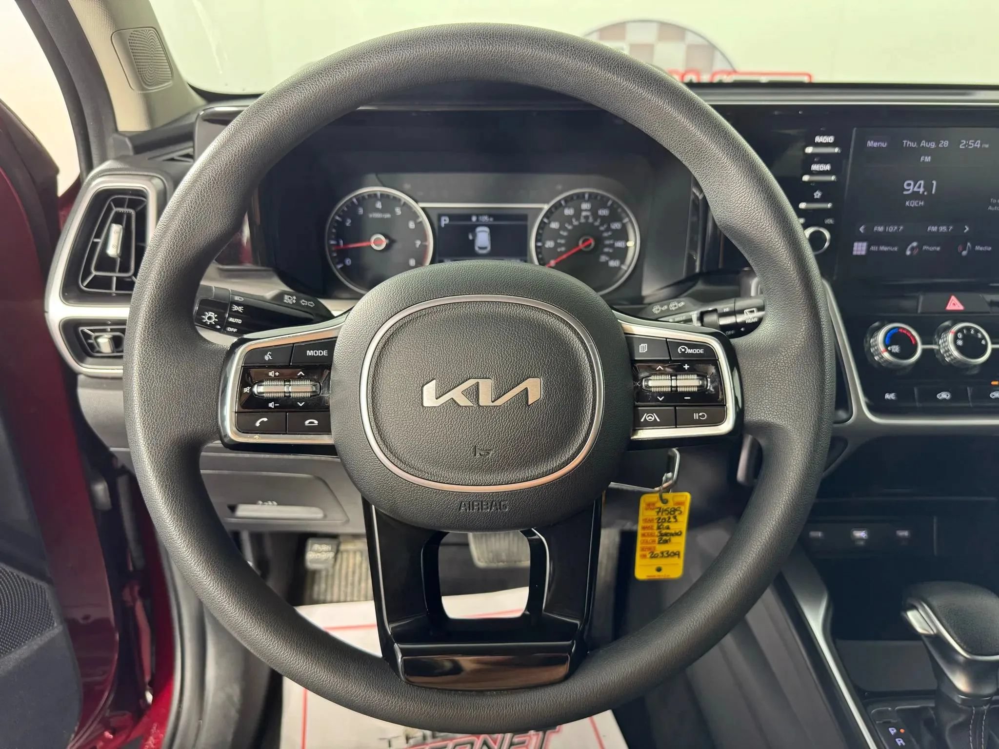 Used 2023 Kia Sorento LX FWD image 13