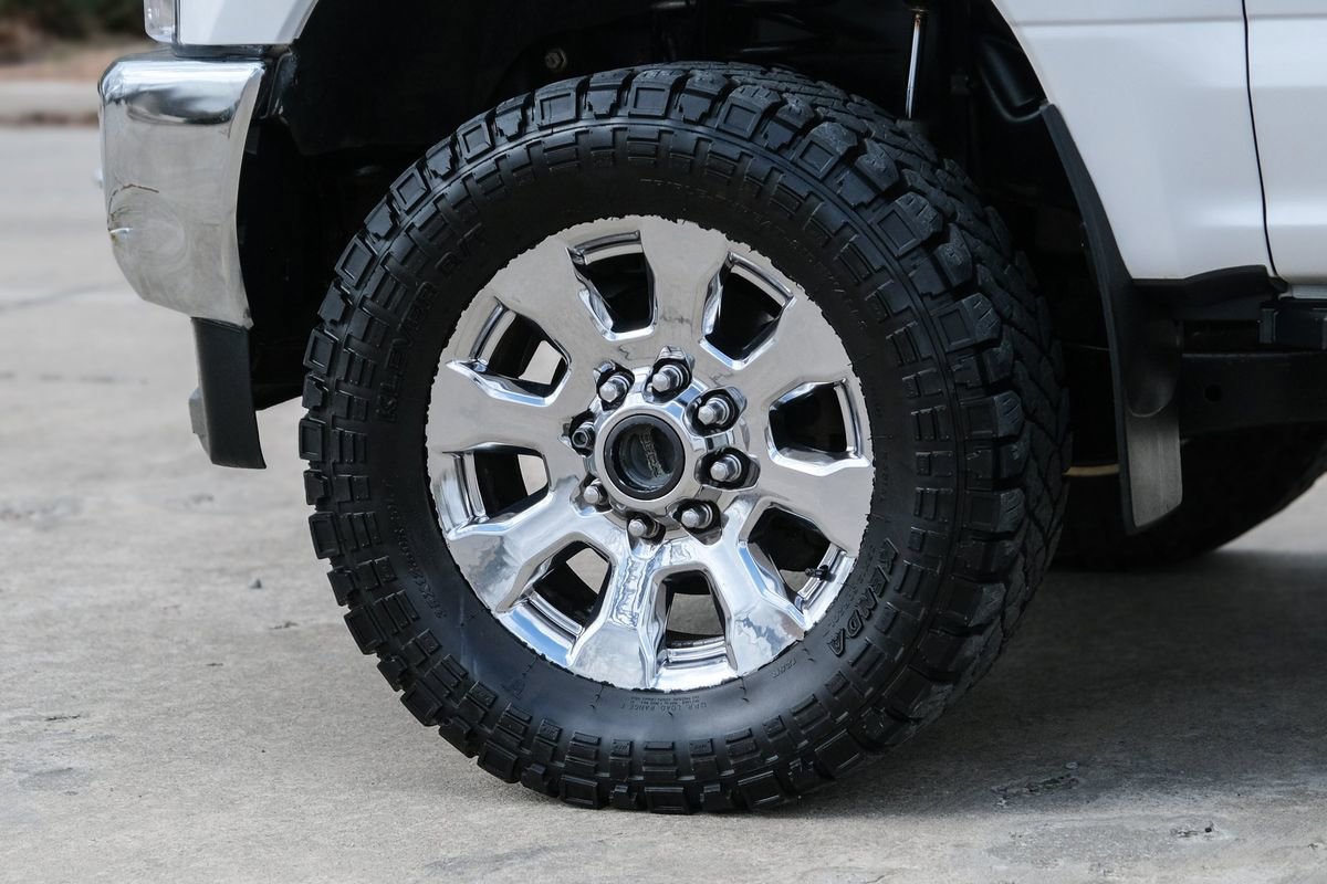 Used 2018 Ford F250 Lariat w/ Chrome Package image 13