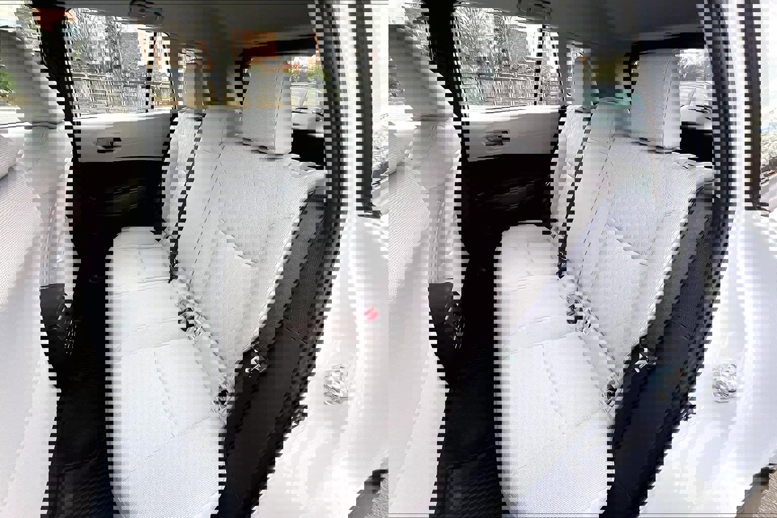 Used 2024 Toyota Corolla Cross L image 23