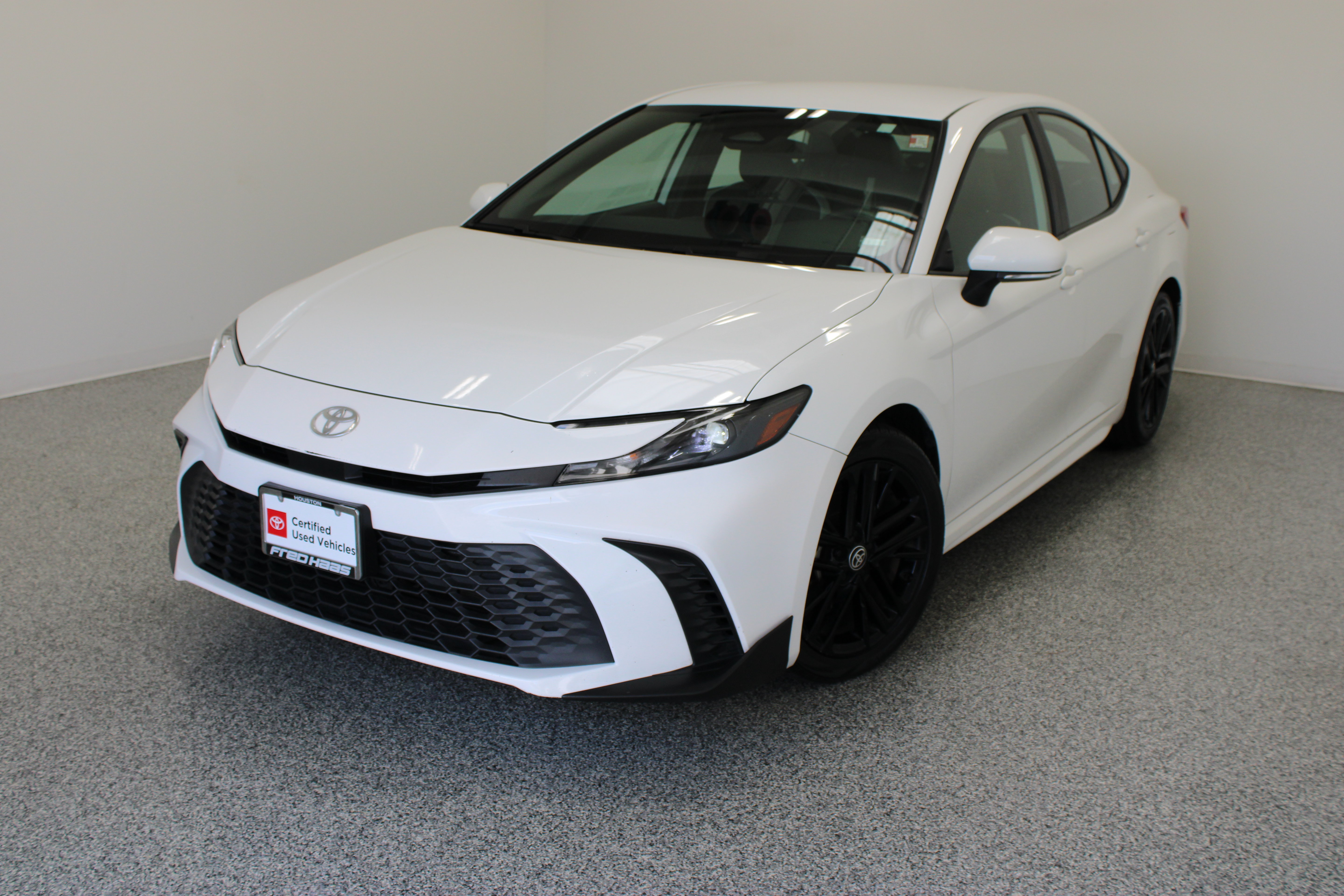 Certified 2025 Toyota Camry SE FWD image 2