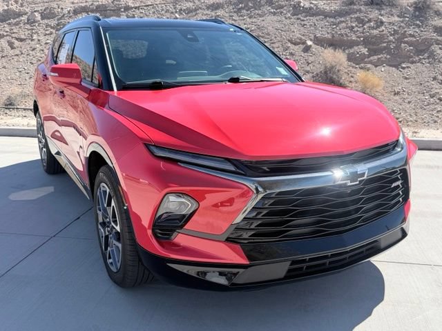 Used 2025 Chevrolet Blazer RS w/ Driver Confidence II Package FWD image 3