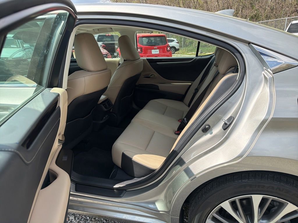 Used 2020 Lexus ES 350 w/ Premium Package image 9