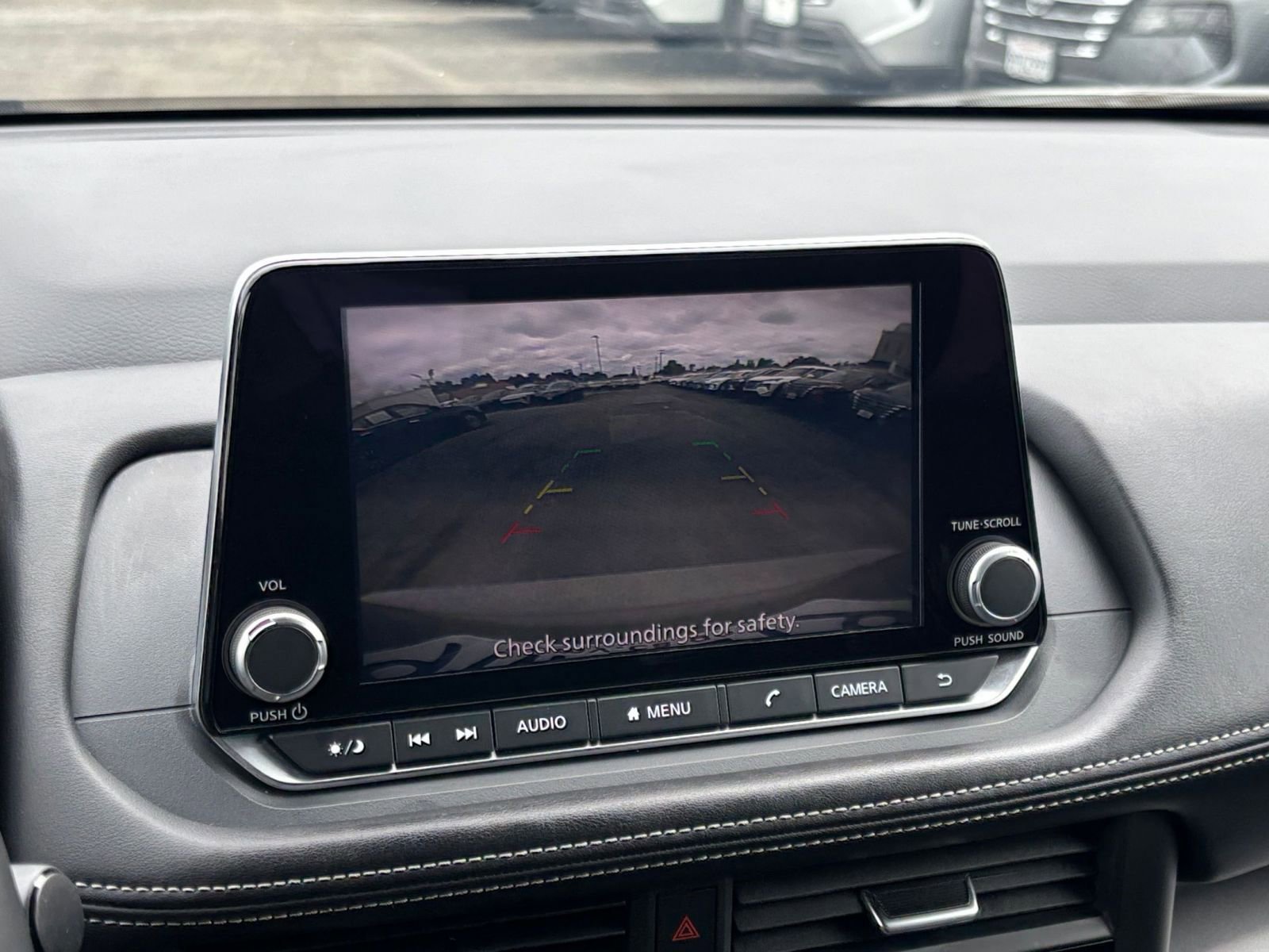 Used 2025 Nissan Rogue SV AWD/4WD image 25