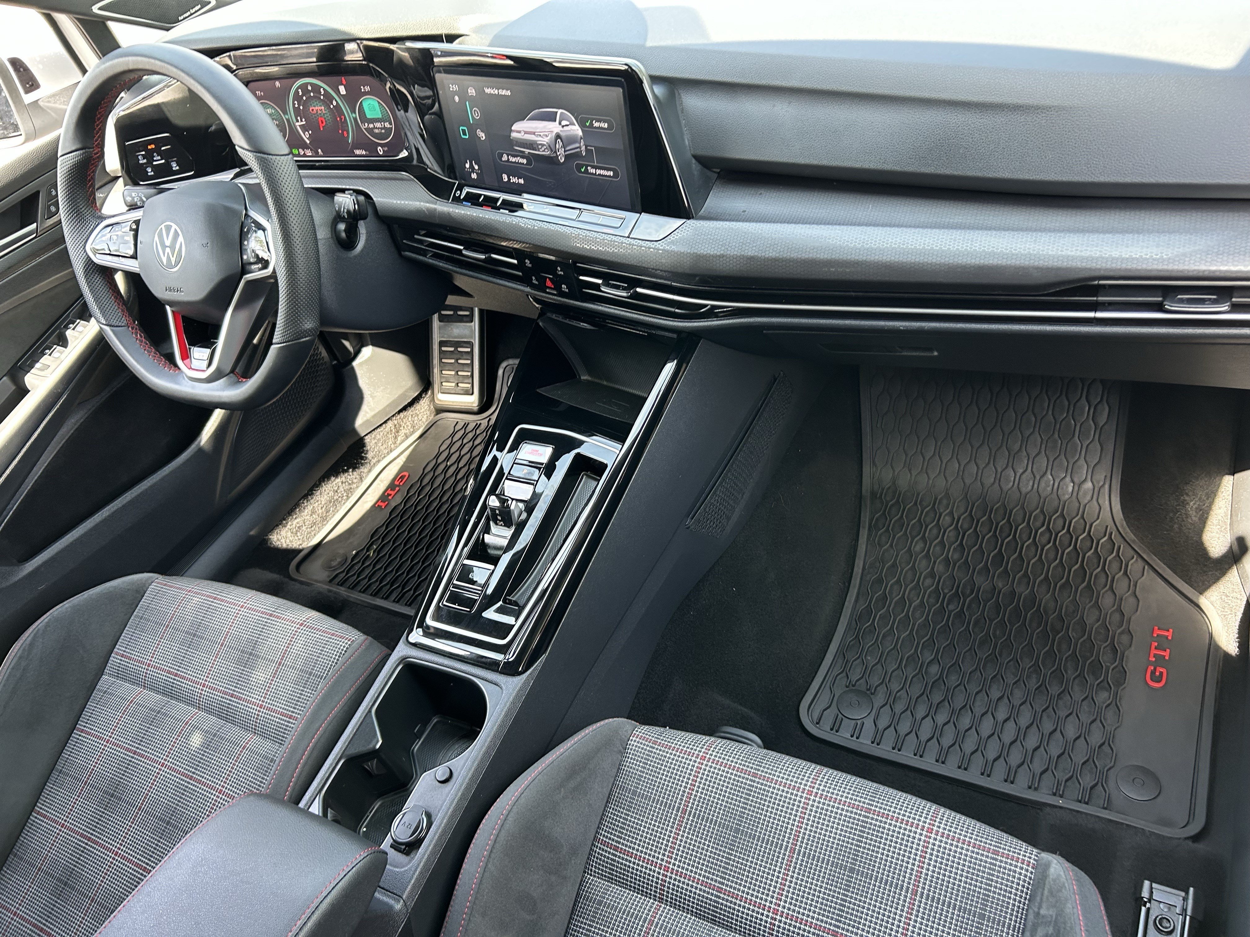 Certified 2024 Volkswagen GTI SE FWD image 10