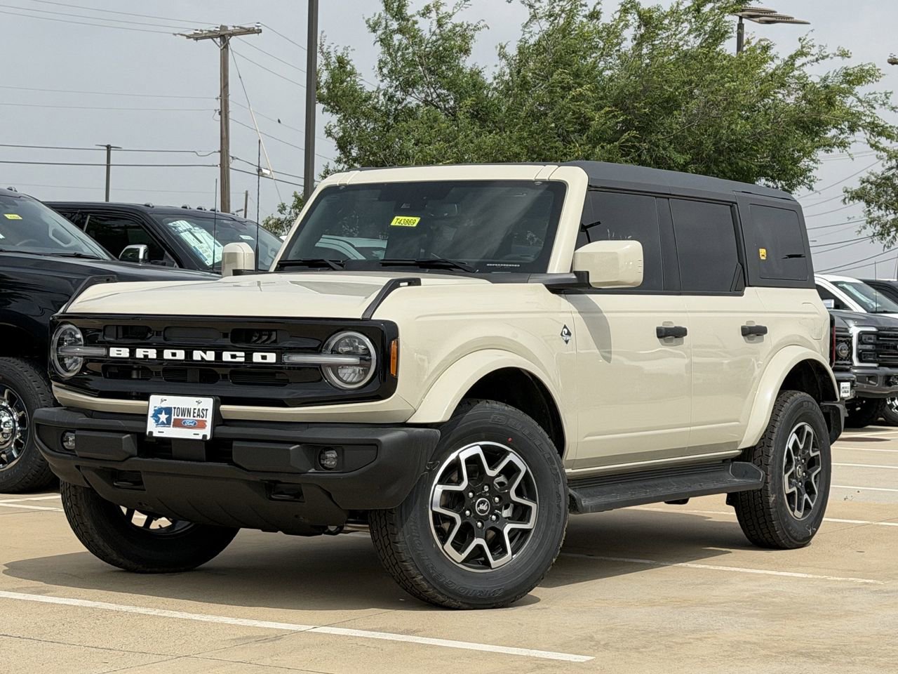 New 2026 Ford Bronco Outer Banks AWD/4WD image 34