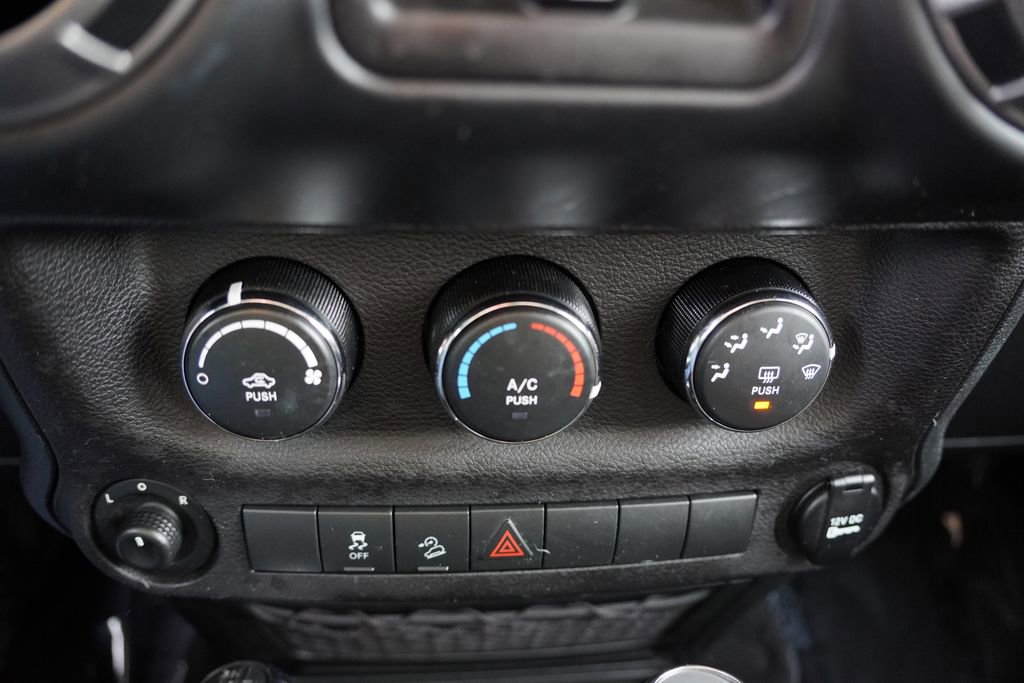 Certified 2018 Jeep Wrangler Unlimited Sport S image 25