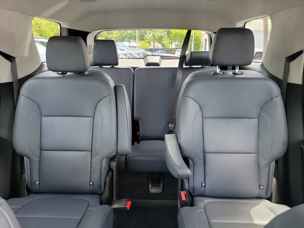 Used 2021 Chevrolet Traverse LT w/ LT Premium Package FWD image 12