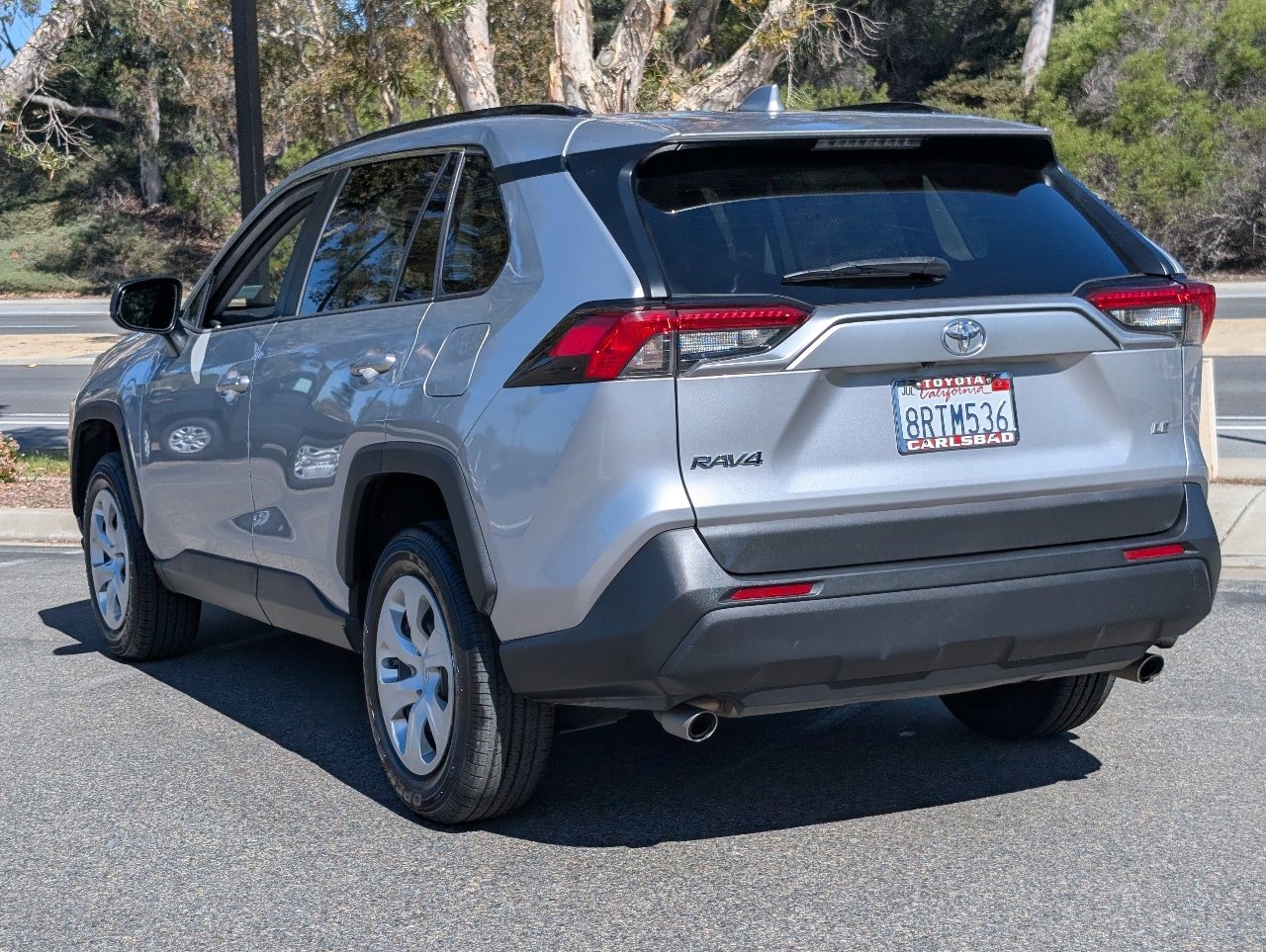 Used 2020 Toyota RAV4 LE image 12