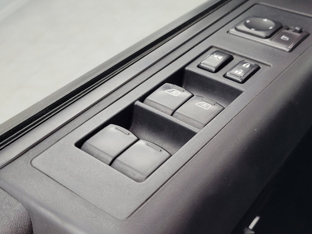 Used 2014 Nissan Titan SV w/ SV Value Truck Package image 27