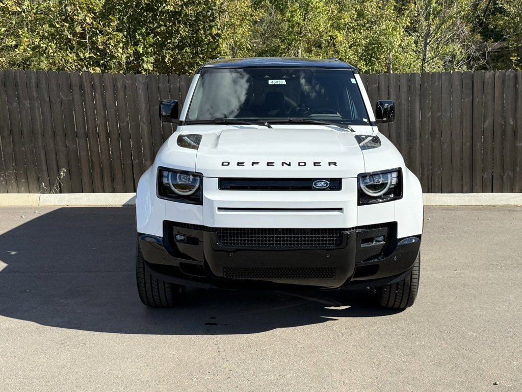 New 2026 Land Rover Defender 110 X-Dynamic SE image 9