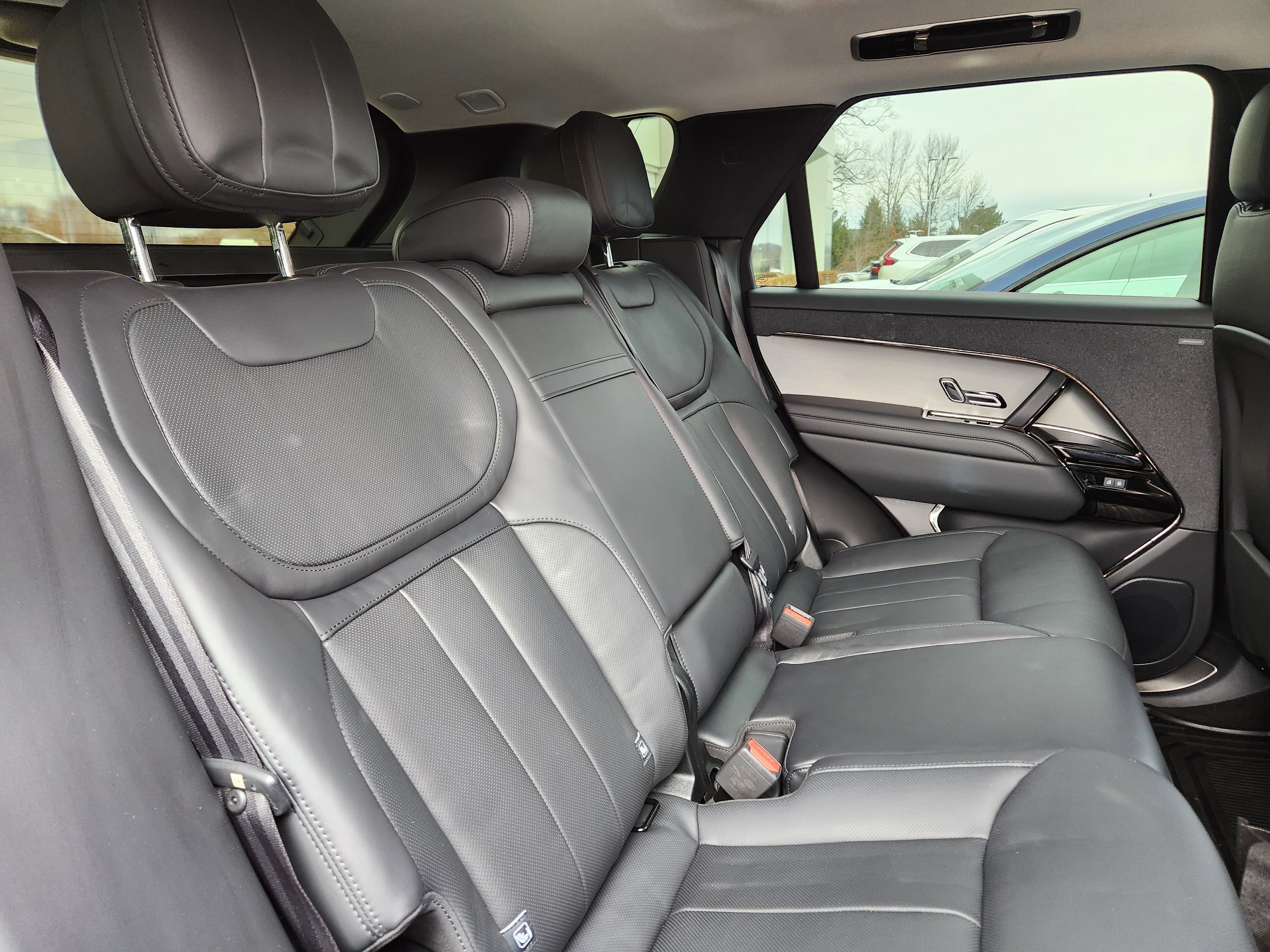 Used 2024 Land Rover Range Rover Sport SE image 13