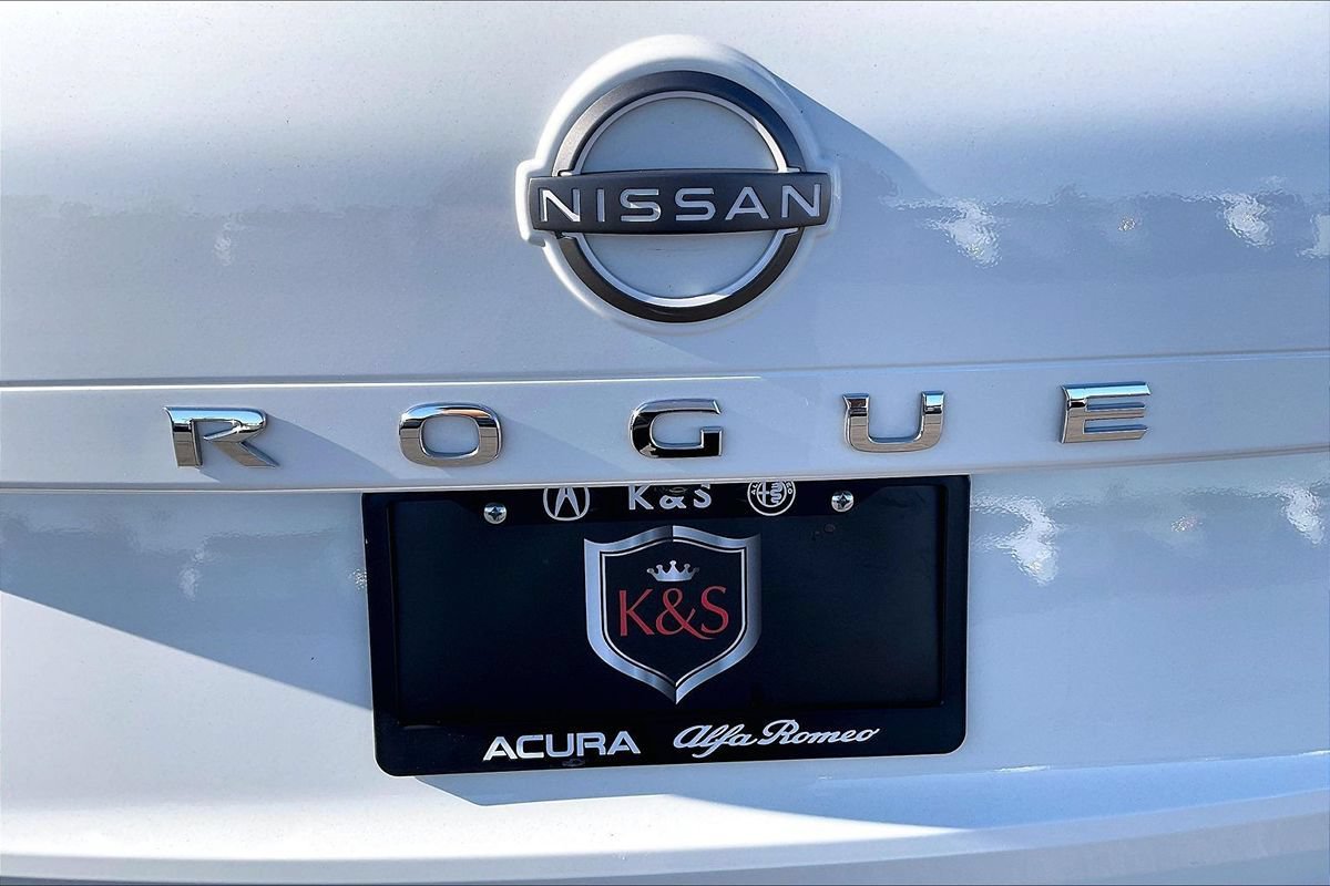 Used 2023 Nissan Rogue S FWD image 8