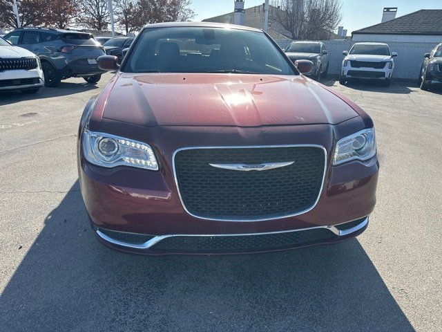 Used 2018 Chrysler 300 Touring L image 17