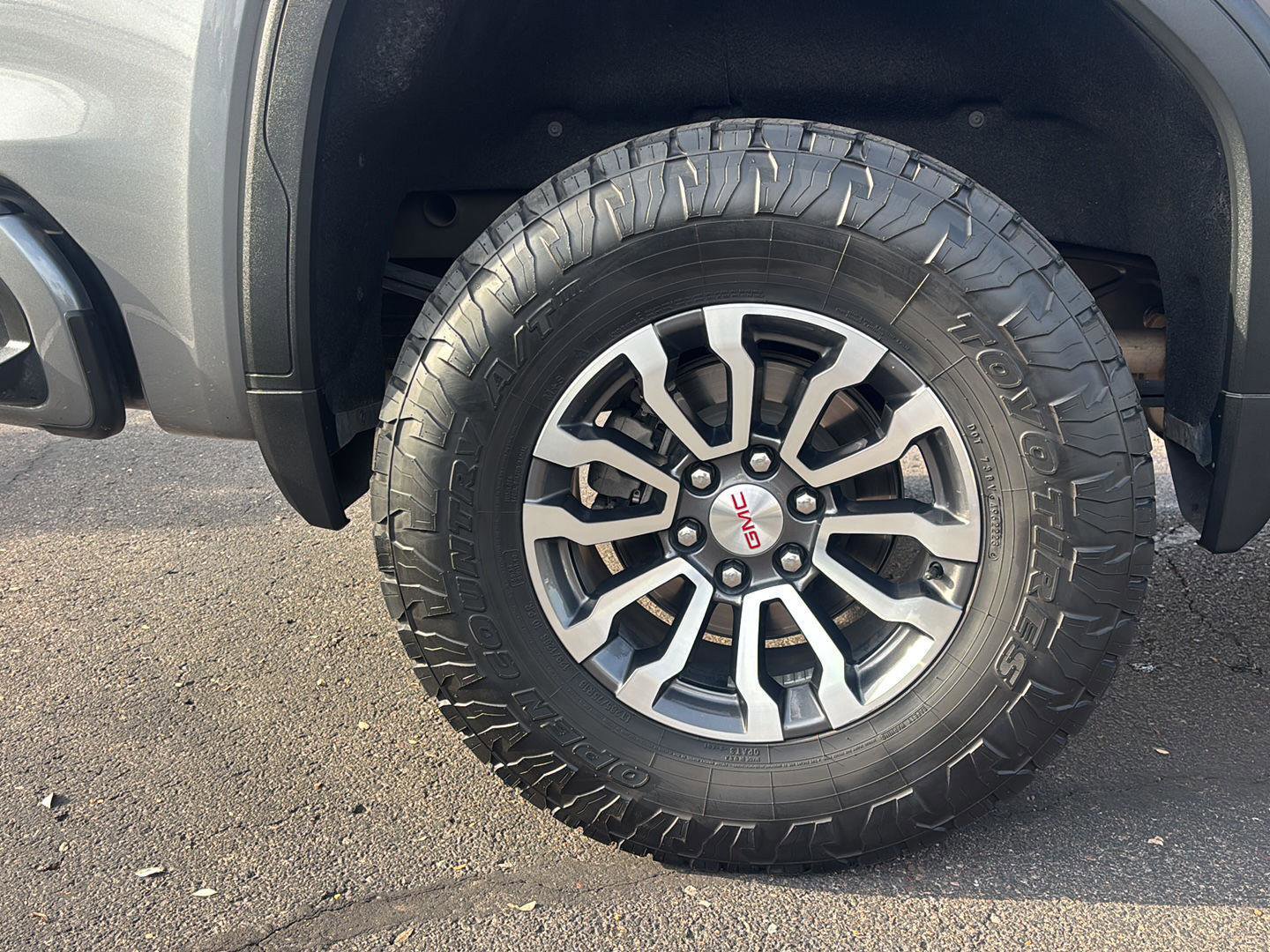 Used 2021 GMC Sierra 1500 AT4 w/ Technology Package image 9