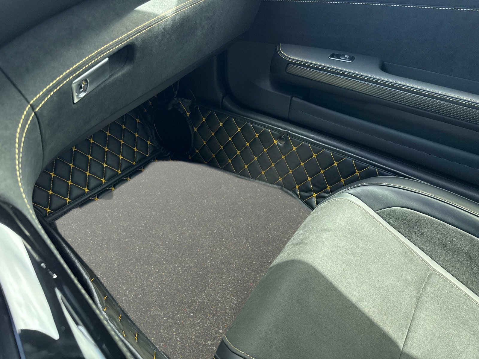 Used 2018 Mercedes-Benz AMG GT R image 22