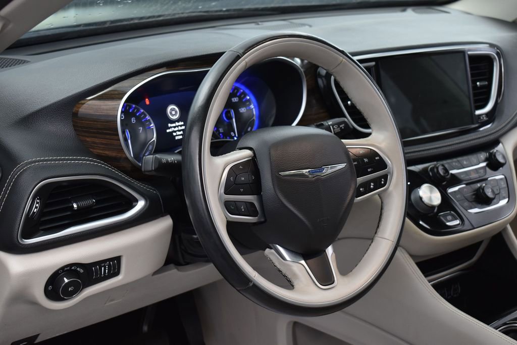 Used 2021 Chrysler Pacifica Limited w/ Premium & Safety Sphere Group AWD/4WD image 25