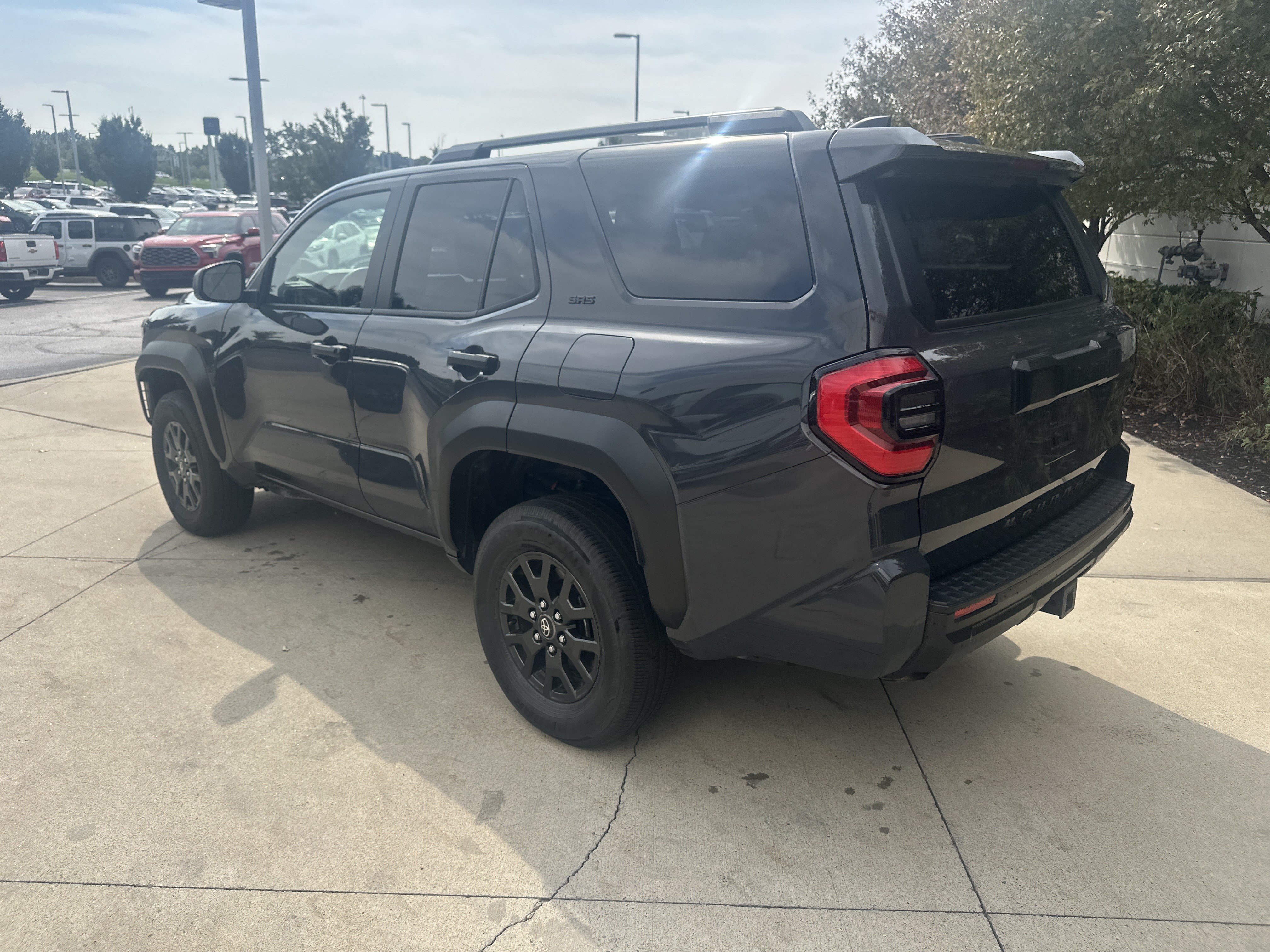 Used 2025 Toyota 4Runner SR5 AWD/4WD image 7