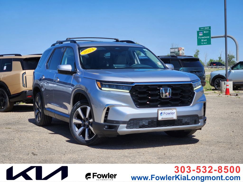 Used 2024 Honda Pilot Touring image 1