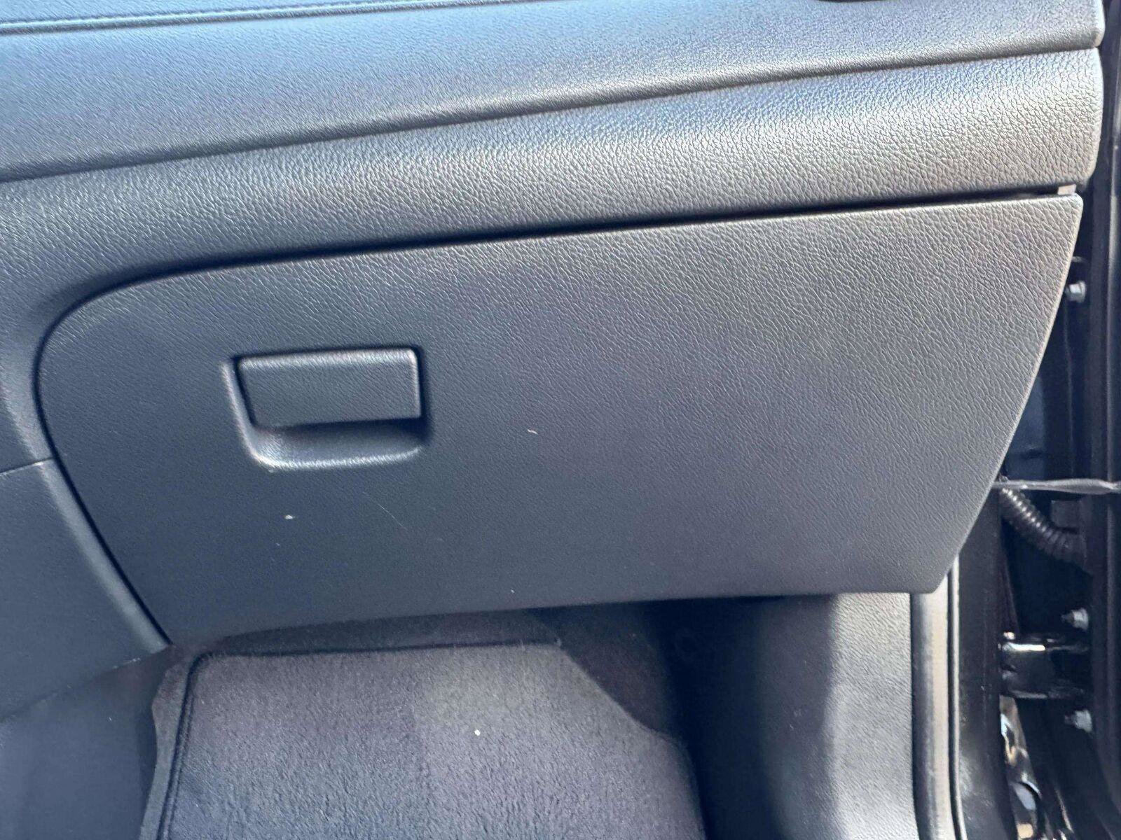 Used 2019 Nissan Rogue SV FWD image 45