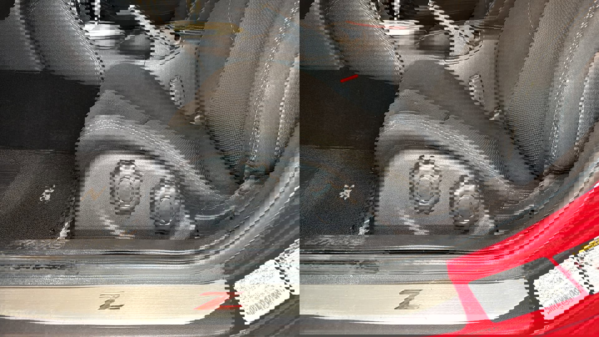 Used 2016 Nissan 370Z Coupe image 29