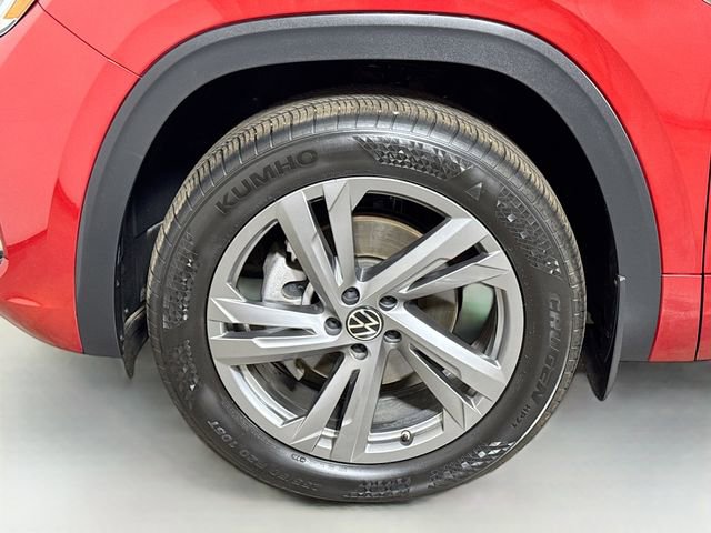 Used 2024 Volkswagen Atlas Cross Sport SEL R-Line AWD/4WD image 29