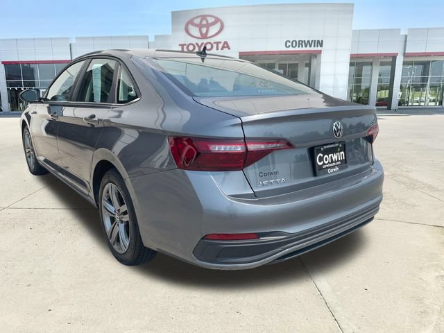 Used 2024 Volkswagen Jetta SE FWD video 3