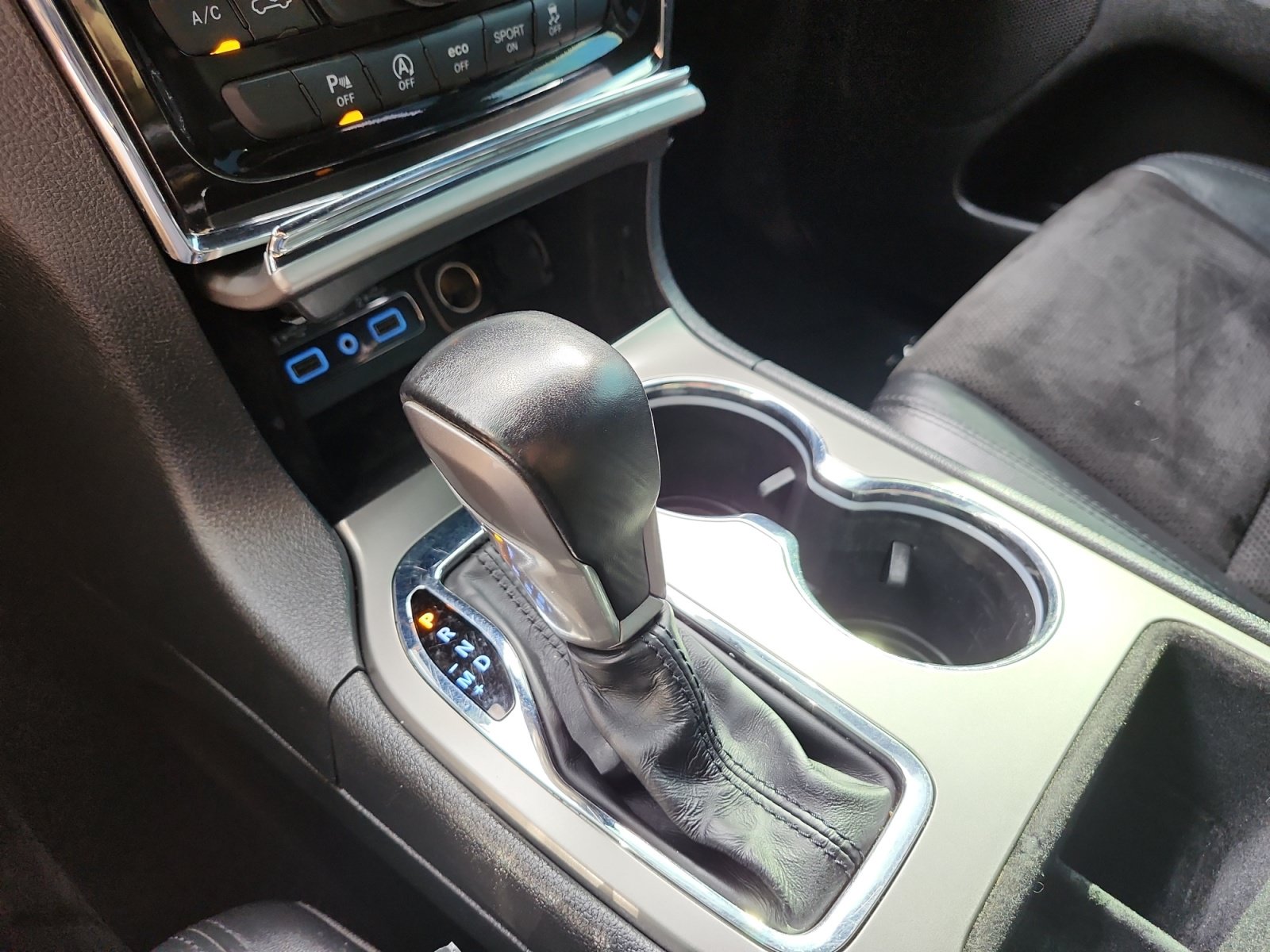 Used 2021 Jeep Grand Cherokee Laredo X AWD/4WD image 23