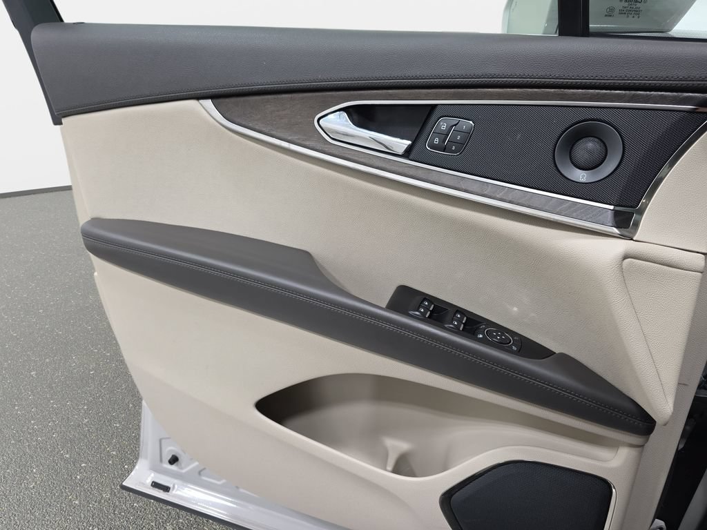 Used 2020 Lincoln Nautilus Reserve AWD/4WD image 27