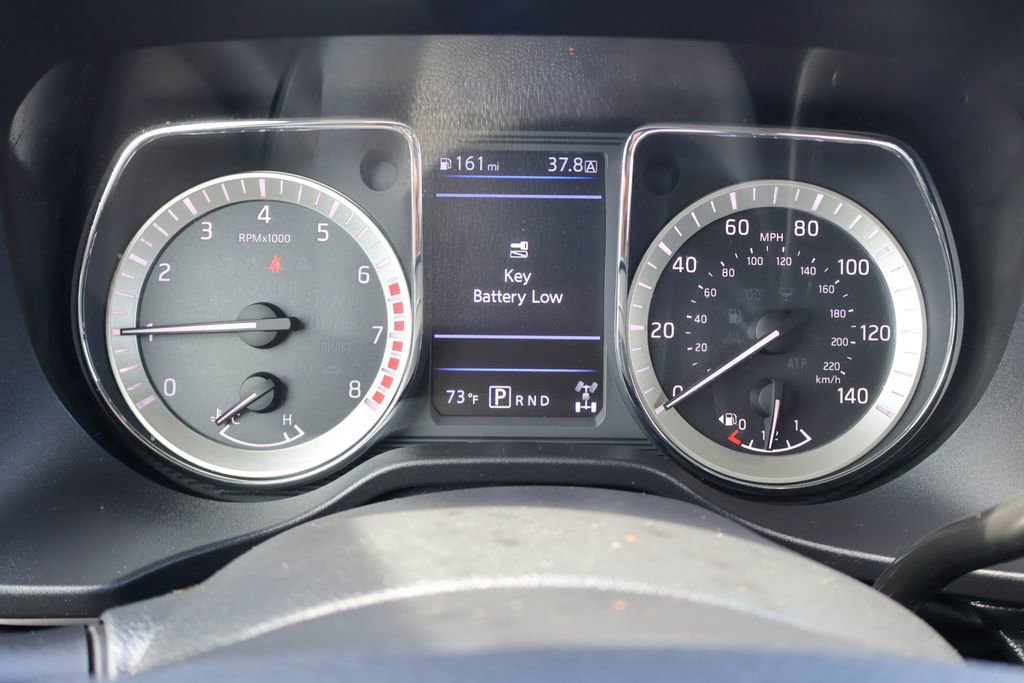 Used 2019 Nissan Titan SV image 11