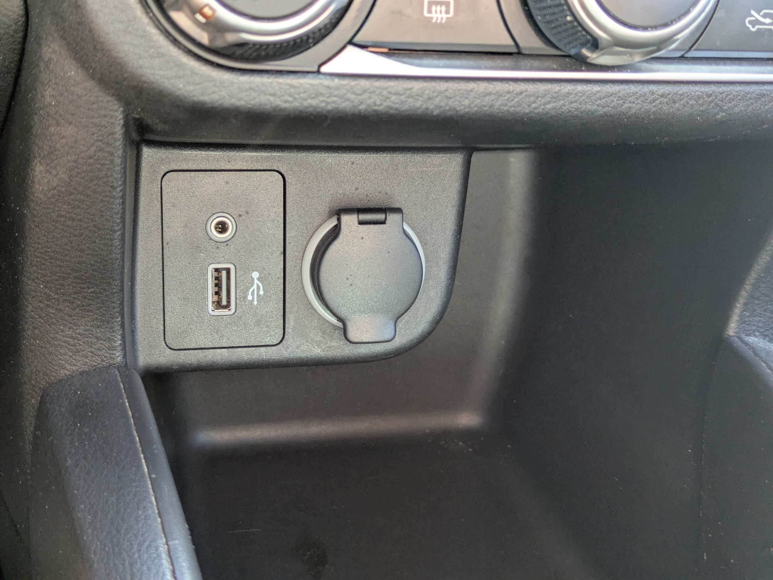 Used 2020 Nissan Kicks S FWD image 23