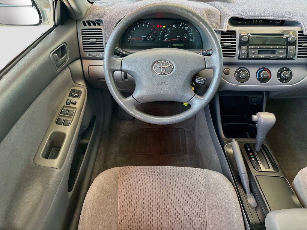 Used 2004 Toyota Camry LE FWD image 10