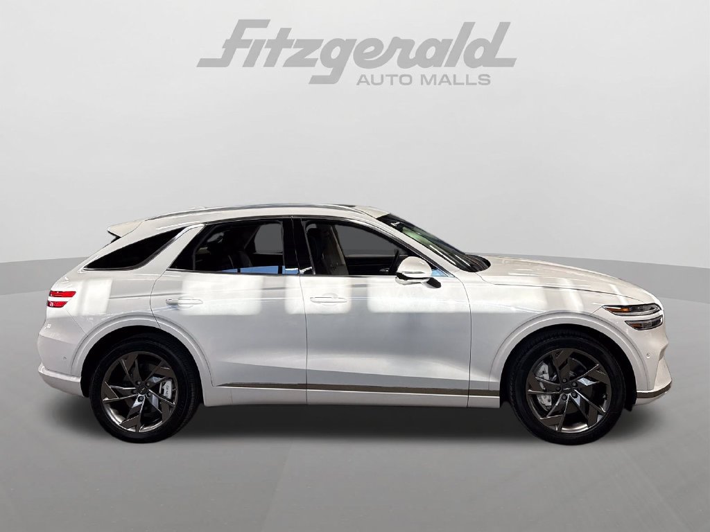 Used 2025 Genesis Electrified GV70 w/ Prestige Package AWD/4WD image 4