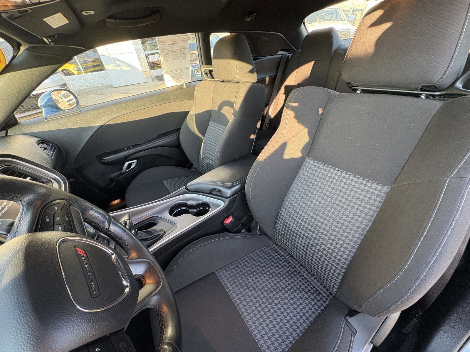 Used 2022 Dodge Challenger R/T image 7