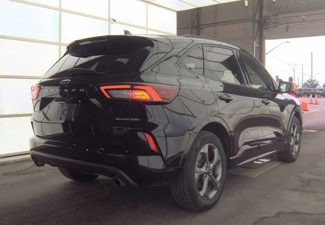 Used 2024 Ford Escape ST-Line FWD image 2