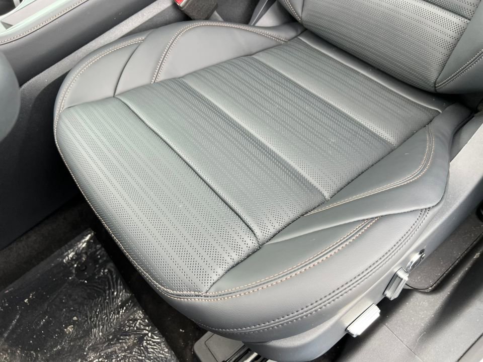 New 2026 Lincoln Nautilus Reserve w/ Jet Appearance Package AWD/4WD image 11