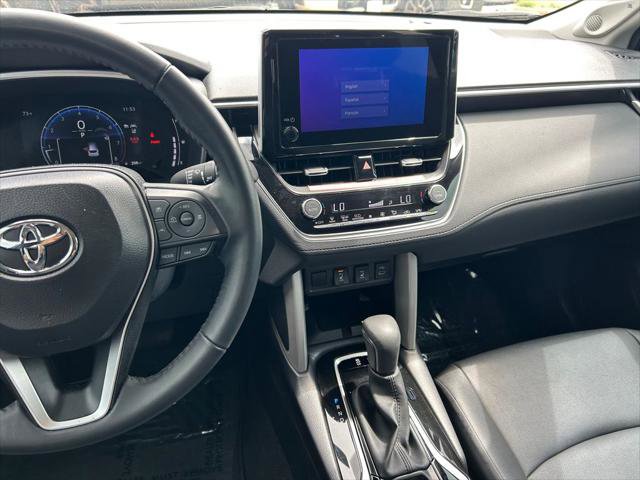 Certified 2025 Toyota Corolla Cross XLE w/ Convenience Package FWD image 18