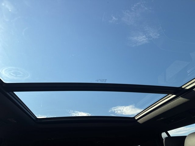 New 2026 Chevrolet Suburban Premier image 30